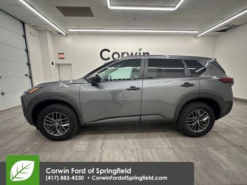 Used 2021 Nissan Rogue S image 2