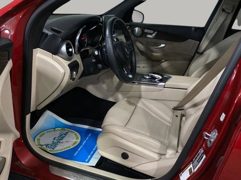 Used 2018 Mercedes-Benz GLC 300 4MATIC image 20