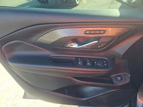 Used 2021 GMC Terrain SLT image 10