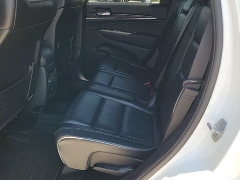 Used 2020 Jeep Grand Cherokee Overland AWD/4WD image 8
