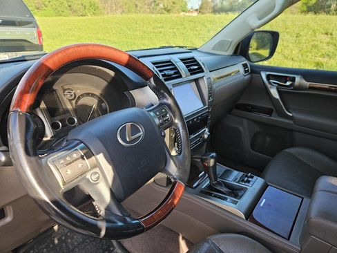 Used 2016 Lexus GX 460 w/ Premium Package AWD/4WD image 10