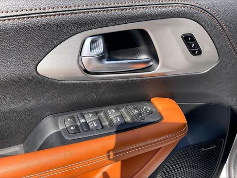 New 2026 Chrysler Pacifica Pinnacle image 17