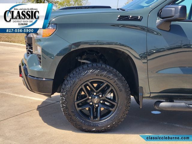 Used 2025 Chevrolet Silverado 1500 Custom Trail Boss w/ LPO, Dark Essentials Package AWD/4WD image 12