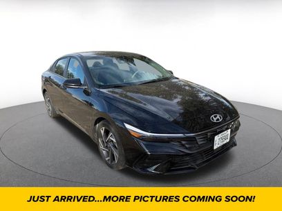 Used 2025 Hyundai Elantra Limited