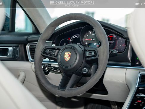 Used 2022 Porsche Panamera GTS image 20