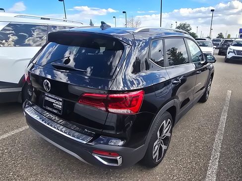 Used 2023 Volkswagen Taos SEL AWD/4WD image 17