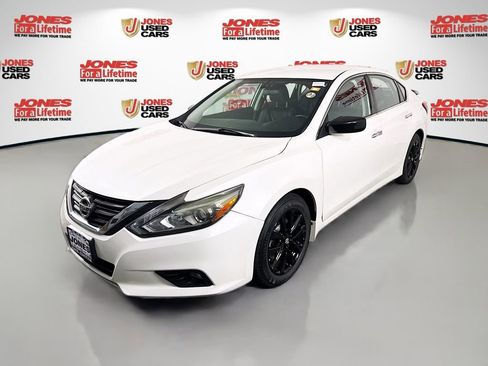 Used 2017 Nissan Altima 2.5 SR w/ Midnight Edition Package image 11
