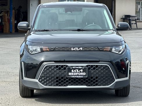 Used 2025 Kia Soul LX w/ LX Technology Package FWD image 10