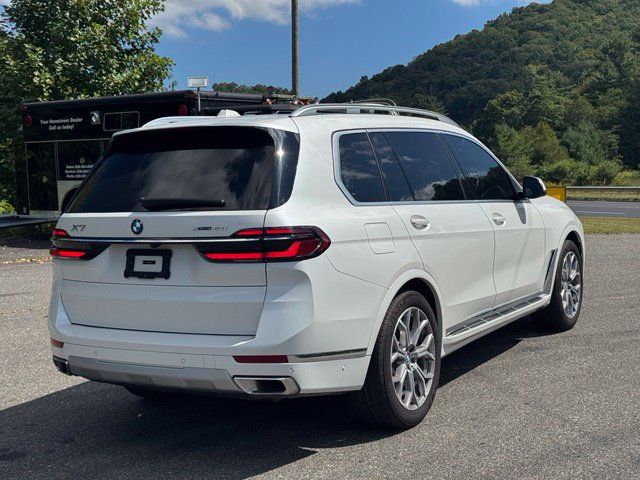 Used 2026 BMW X7 xDrive40i AWD/4WD image 7