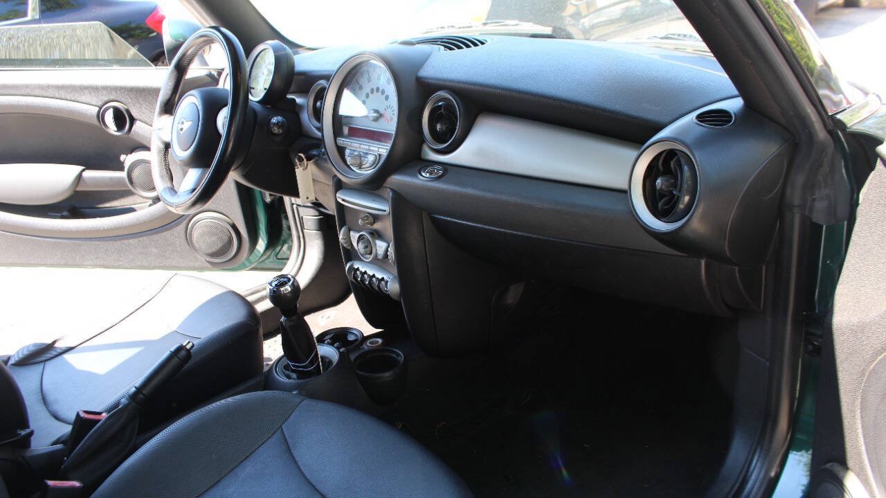 Used 2009 MINI Cooper Convertible FWD image 10