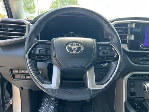 Used 2023 Toyota Sequoia SR5 AWD/4WD image 36
