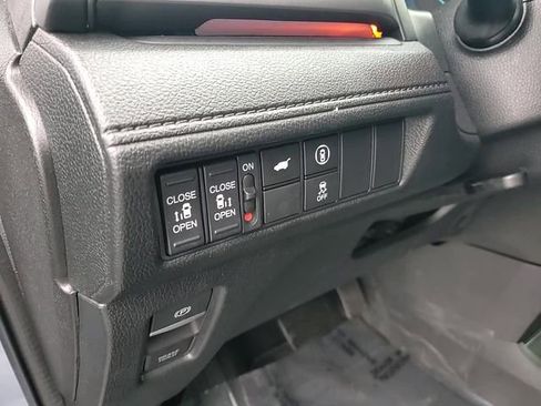 Used 2023 Honda Odyssey Sport image 11