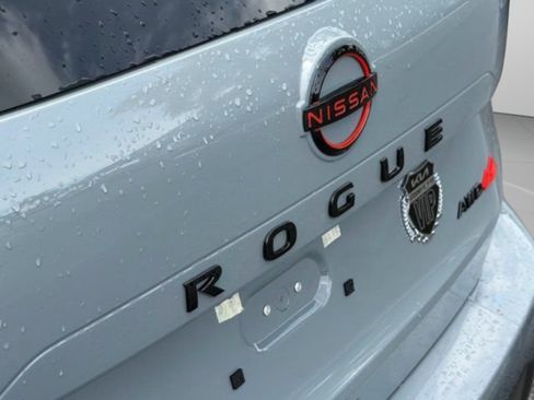 Used 2026 Nissan Rogue SV AWD/4WD image 36