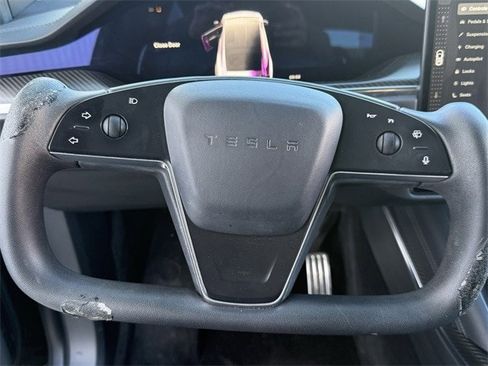 Used 2022 Tesla Model X Plaid image 13