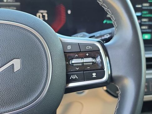 Certified 2025 Kia Sorento S FWD image 21