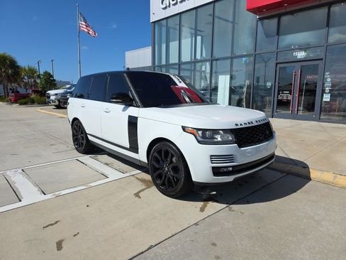 Used 2017 Land Rover Range Rover HSE image 2