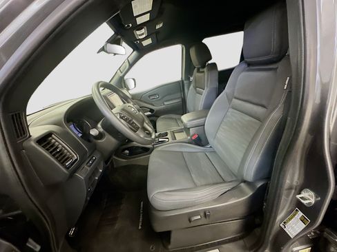 Used 2023 Nissan Frontier SV w/ Midnight Edition Package AWD/4WD image 13