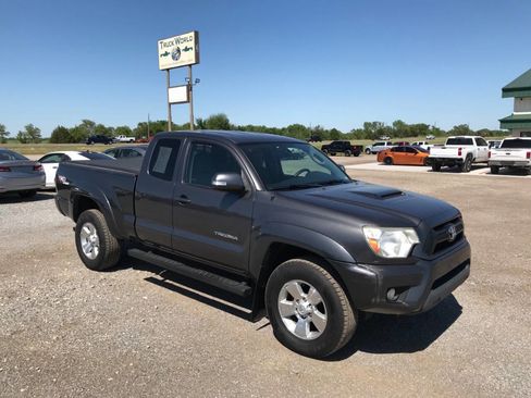 Used 2012 Toyota Tacoma 4x4 Access Cab V6 w/ TRD Sport Pkg image 1