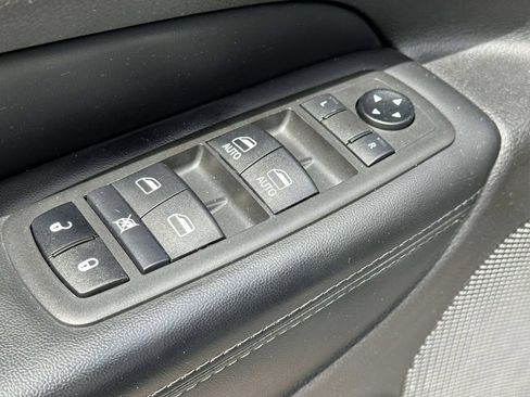 Used 2021 Jeep Grand Cherokee Laredo AWD/4WD image 16