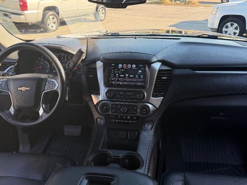 Used 2018 Chevrolet Suburban LT image 17