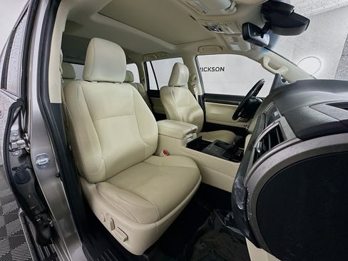 Used 2023 Lexus GX 460 Premium image 28