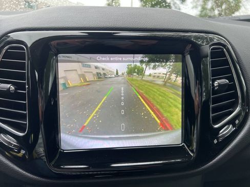 Used 2019 Jeep Compass Limited AWD/4WD image 21
