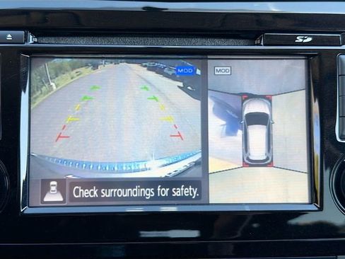 Used 2017 Nissan Rogue SV w/ SV Premium Package AWD/4WD image 16
