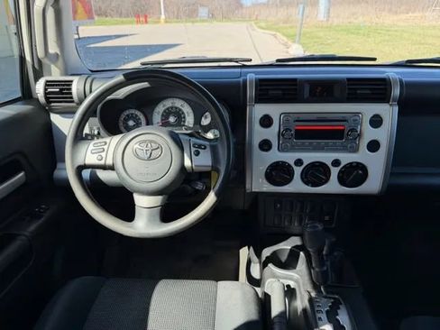 Used 2012 Toyota FJ Cruiser 4WD w/ Convenience Pkg image 18