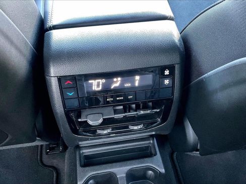 Certified 2025 Jeep Grand Cherokee L Altitude AWD/4WD image 17