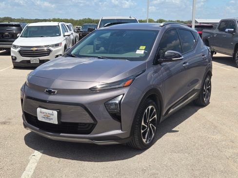 Used 2022 Chevrolet Bolt EUV Premier FWD image 7