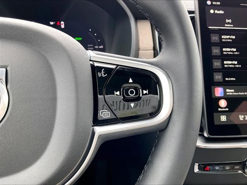New 2026 Volvo XC90 T8 Plus w/ Protection Package Premier image 18