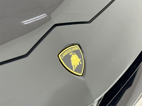 Used 2021 Lamborghini Urus image 37