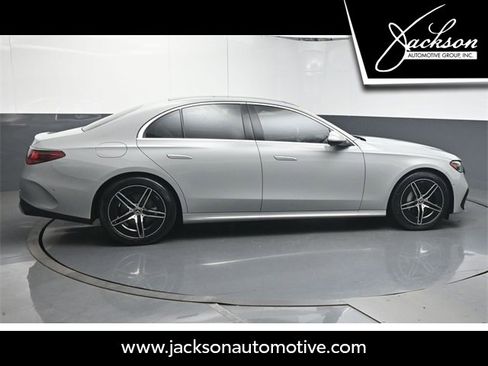 Used 2025 Mercedes-Benz E 350 Sedan image 8