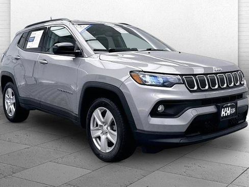 Used 2022 Jeep Compass Latitude AWD/4WD image 1