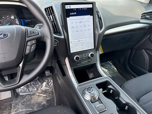 Used 2024 Ford Edge SE image 26