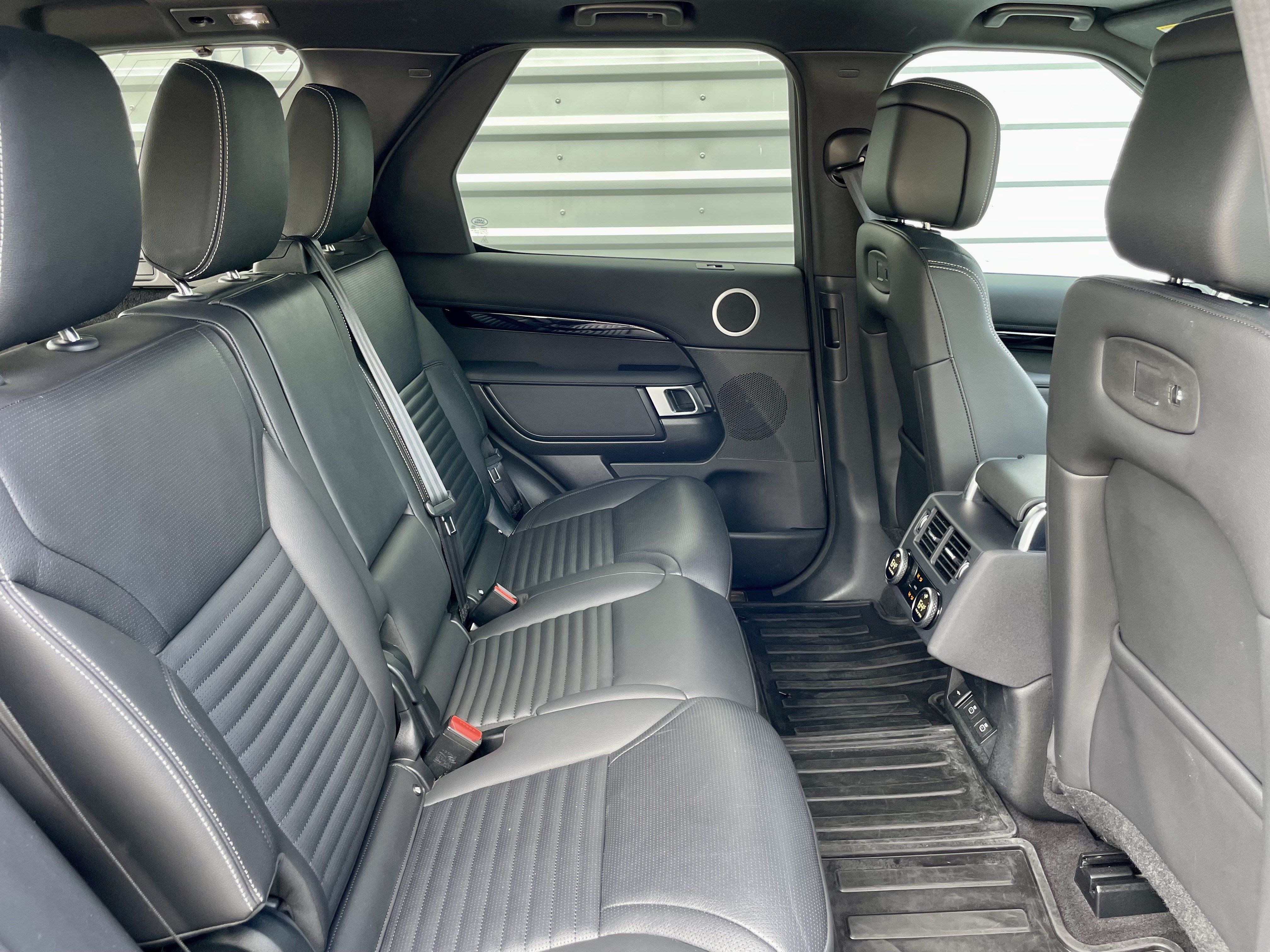 Certified 2025 Land Rover Discovery S AWD/4WD image 31