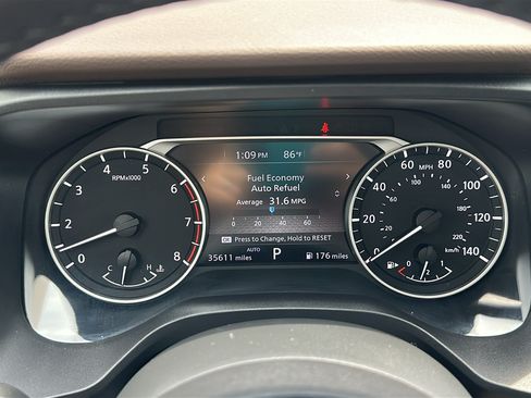 Certified 2023 Nissan Rogue SV w/ SV Premium B Package AWD/4WD image 17