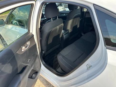 Used 2019 Kia Forte LXS FWD image 13