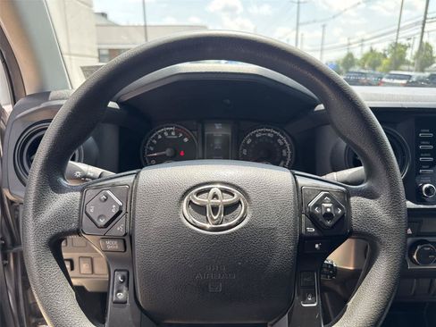 Used 2022 Toyota Tacoma SR AWD/4WD image 18