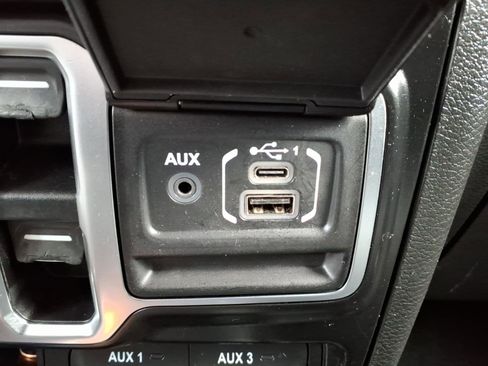 Certified 2020 Jeep Gladiator Sport w/ Quick Order Package 24S image 16