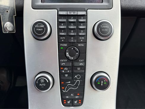 Used 2012 Volvo C70 T5 w/ Climate Pkg image 19