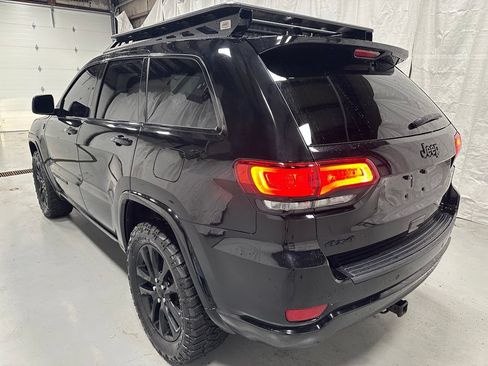 Used 2020 Jeep Grand Cherokee Altitude AWD/4WD image 5
