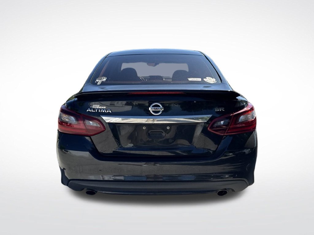 Used 2017 Nissan Altima 2.5 SR w/ Midnight Edition Package FWD image 7
