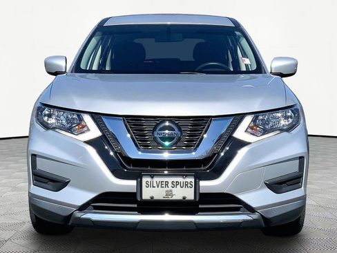 Used 2018 Nissan Rogue S image 2