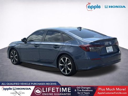 Used 2025 Honda Civic Sport image 4