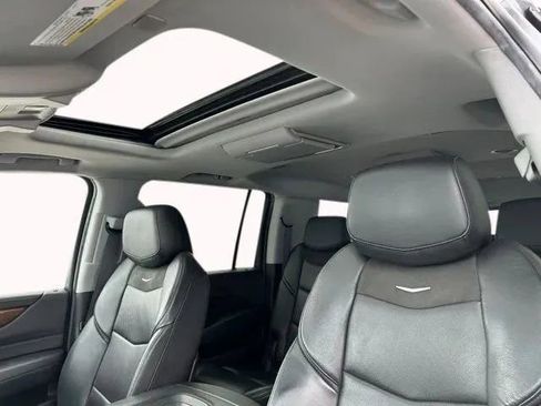 Used 2020 Cadillac Escalade ESV Luxury w/ Escalade Sport Edition image 31