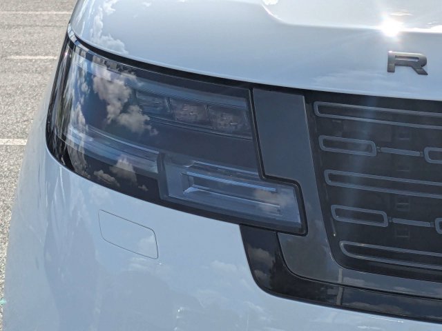 New 2027 Land Rover Range Rover Long Wheelbase SE AWD/4WD image 10