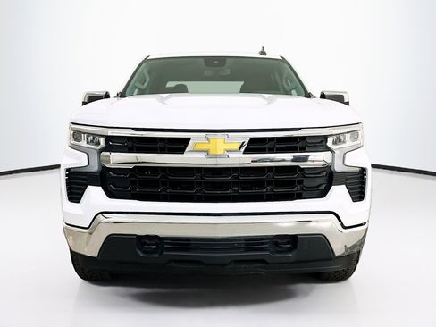 Used 2023 Chevrolet Silverado 1500 LT AWD/4WD image 2