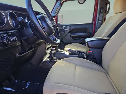 Used 2021 Jeep Wrangler Unlimited Sport image 40