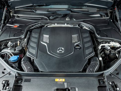 Used 2020 Mercedes-Benz S 560 Sedan image 14